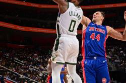 乐竟体育官网 -这也行？字母哥在FPX比赛中大比分领先丹佛掘金状态回暖，集结日密尔沃基雄鹿手感冰凉的简单介绍